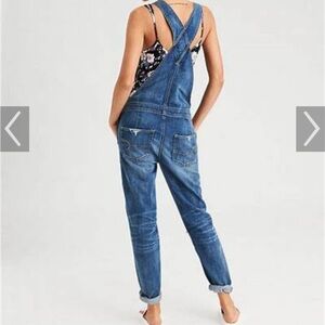 American eagle tomgirl denim overall